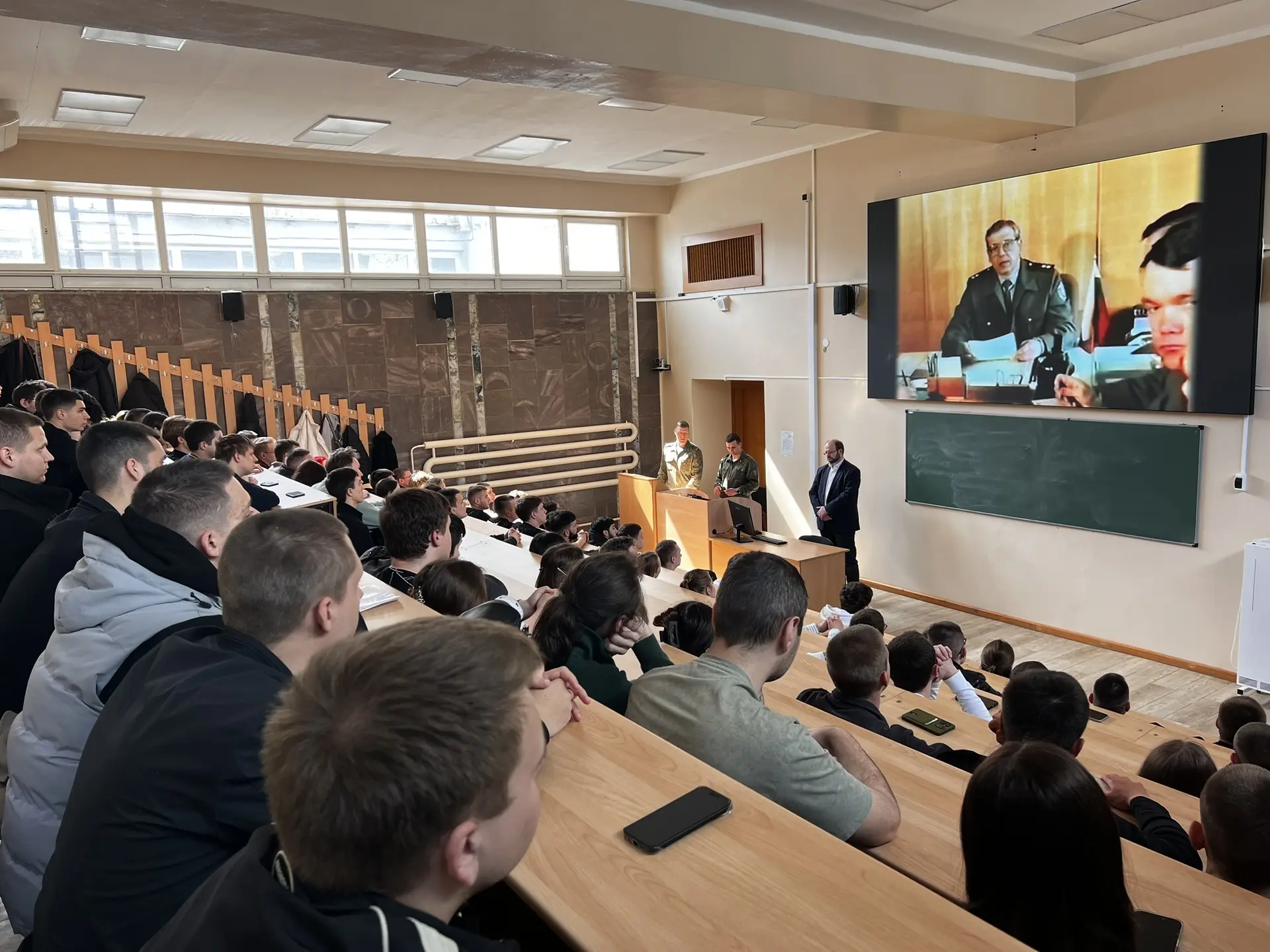 Карьера, служба, защита