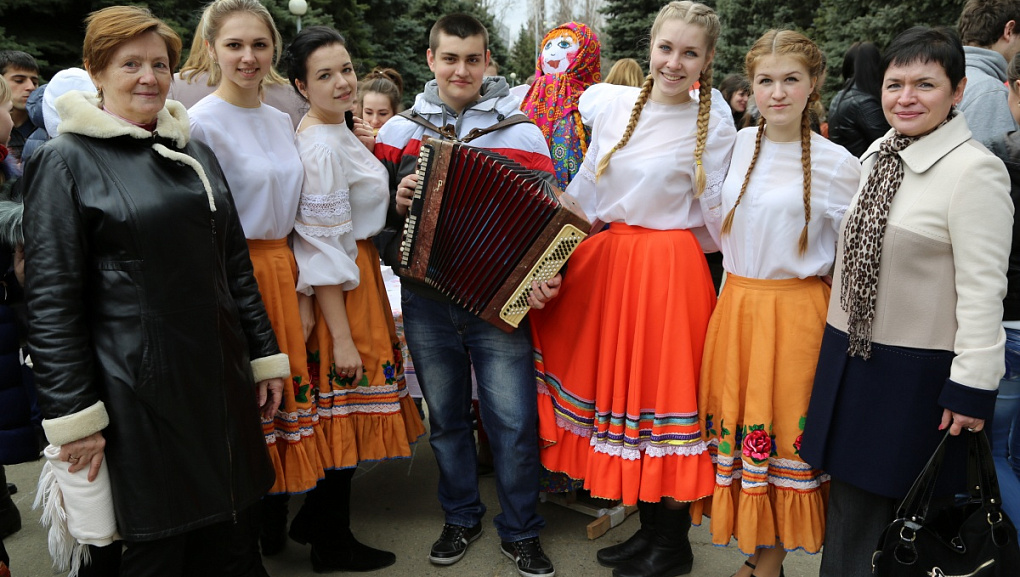 А у нас Масленица!