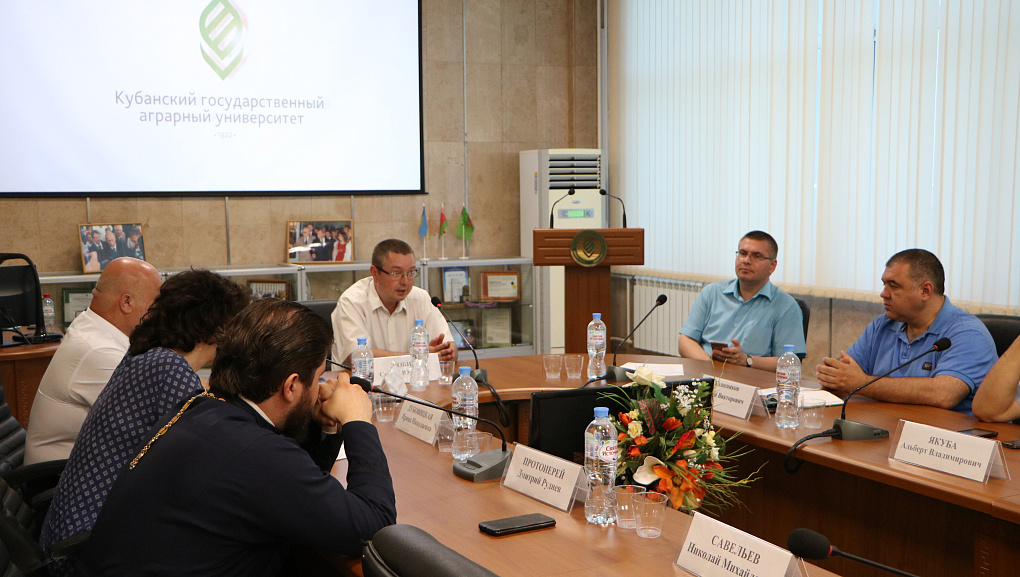 Обсудили вопросы патриотического и профессионального воспитания молодежи