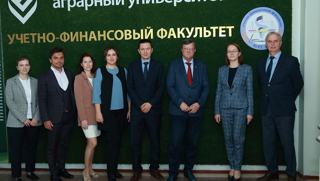 Открытие учебной лаборатории кафедры аудита 