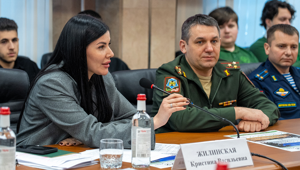 Студенты встретились с кавалером ордена Мужества Сергеем Крившенко