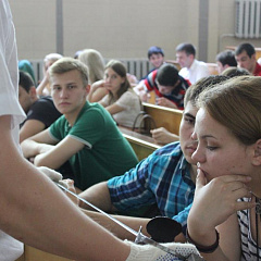 Студентов КубГАУ научили фехтовать  на рапирах 
