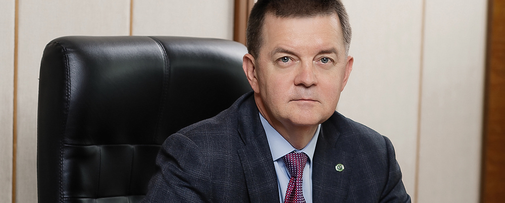 Поздравление ректора с 80-летием Победы