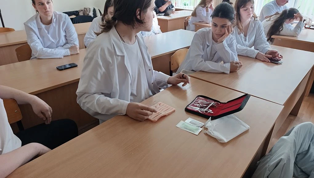 Практика рядом с профессией