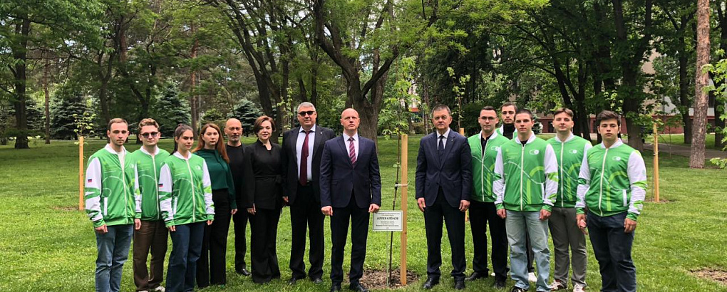 Делегация Росимущества в КубГАУ: встреча, экскурсия и закладка памятной аллеи