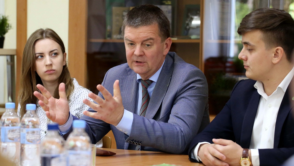 Ректор встретился со студентами «один на один»