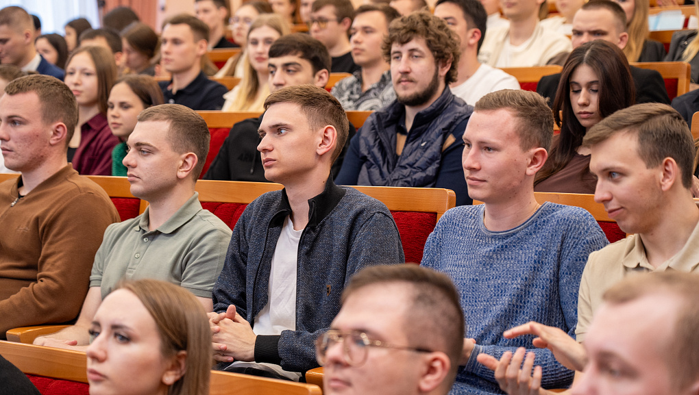 Заместитель главного судебного пристава РФ Юрий Русанов посетил Кубанский ГАУ