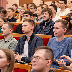 Заместитель главного судебного пристава РФ Юрий Русанов посетил Кубанский ГАУ