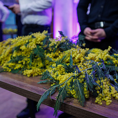 В КубГАУ поздравили женщин с Международным женским днём