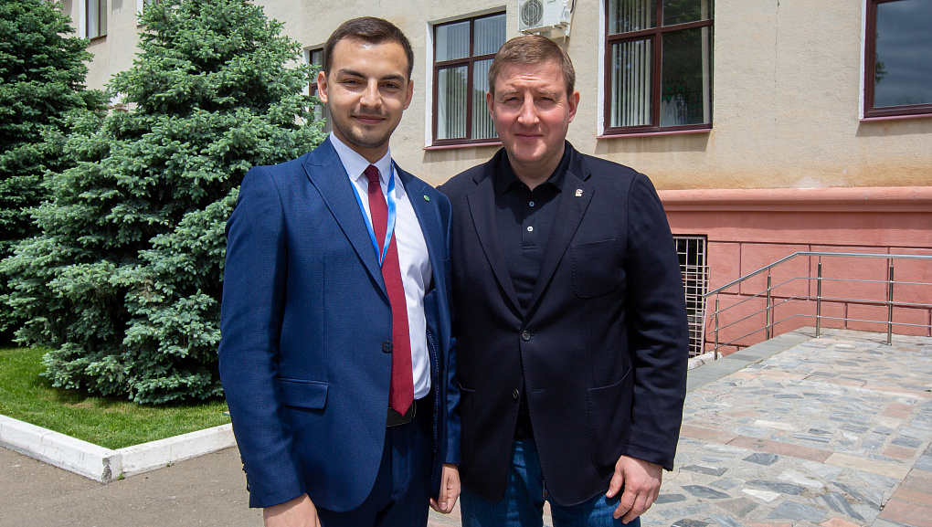 Секретарь партии «Единая Россия» встретился с волонтёрами Кубанского ГАУ.