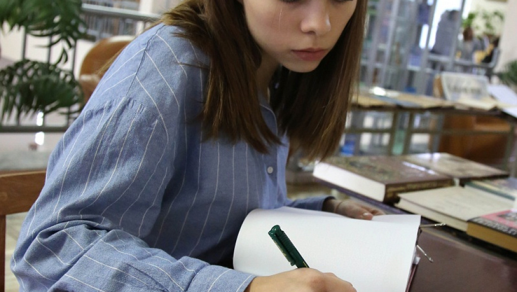 Из века в век переходя...