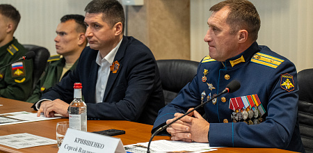 Студенты встретились с кавалером ордена Мужества Сергеем Крившенко