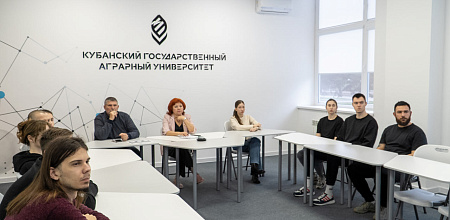 Студенты-зоотехники осваивают цифровое управление фермами