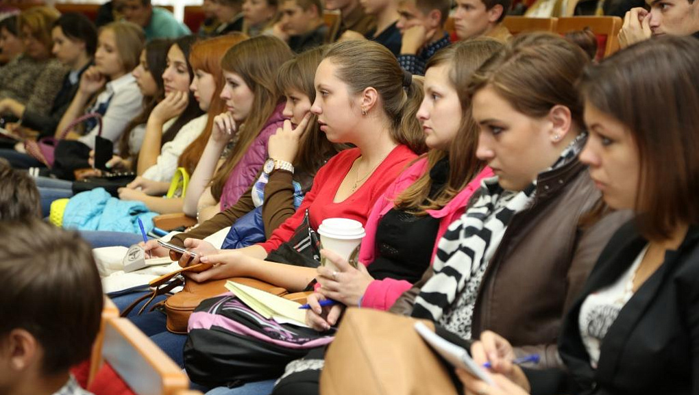 Foreign students are supported throughout