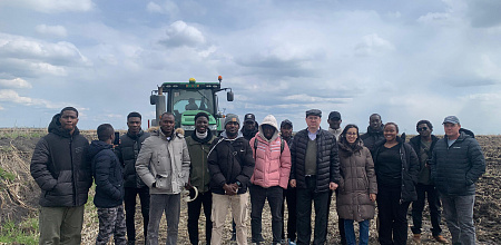 Иностранные студенты посетили рисоводческий племзавод