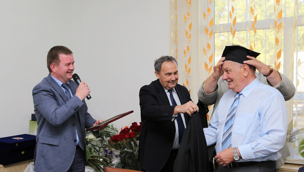 Неутомимый труженик