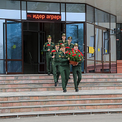 С праздником, мужчины!