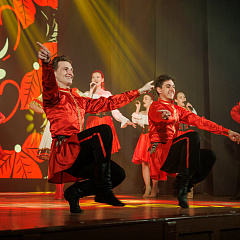 В КубГАУ поздравили женщин с Международным женским днём