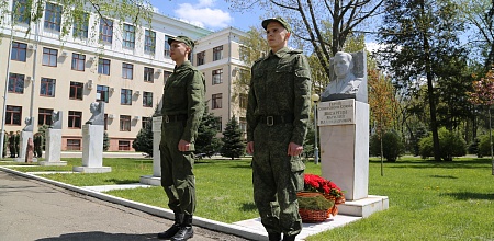 Памяти генерал-майора, Героя Советского Союза, профессора КубГАУ В.В. Яксаргина