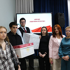 Студенты Кубанского ГАУ поздравили бойцов в военном госпитале с Днём защитника Отечества