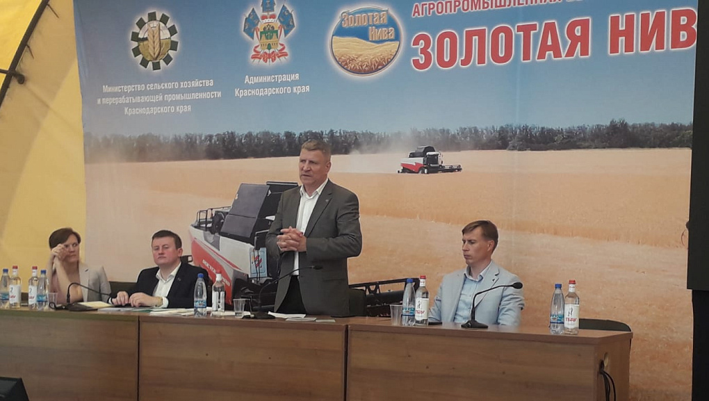 Ученые КубГАУ приняли участие в круглом столе "Применение инновационных технологий для ремонта и модернизации с.-х техники"