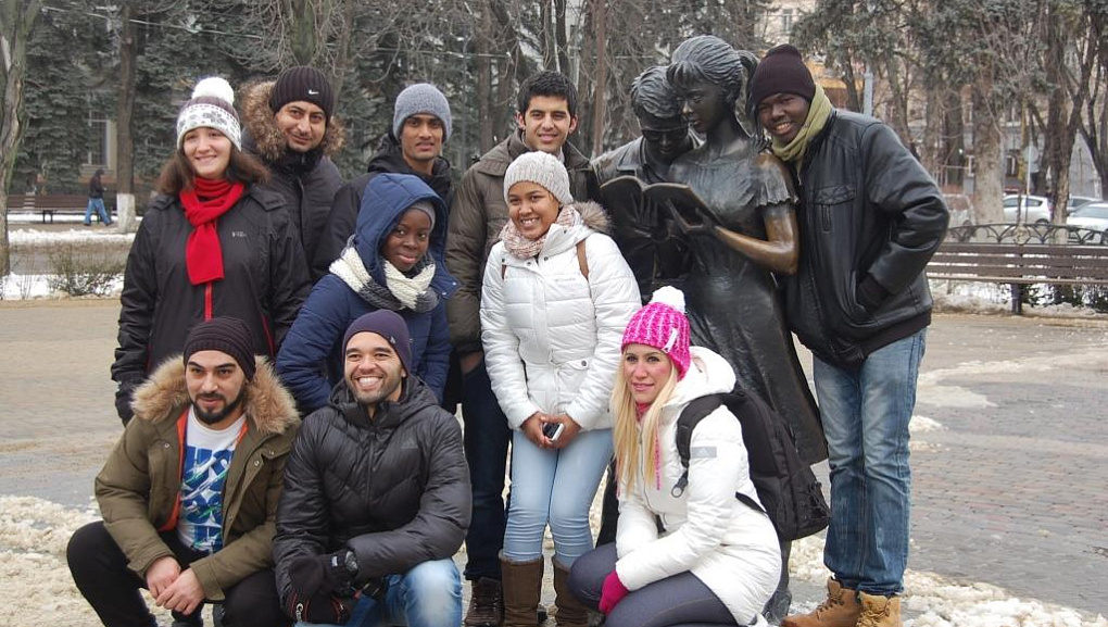 Christmas extravaganza for foreign students