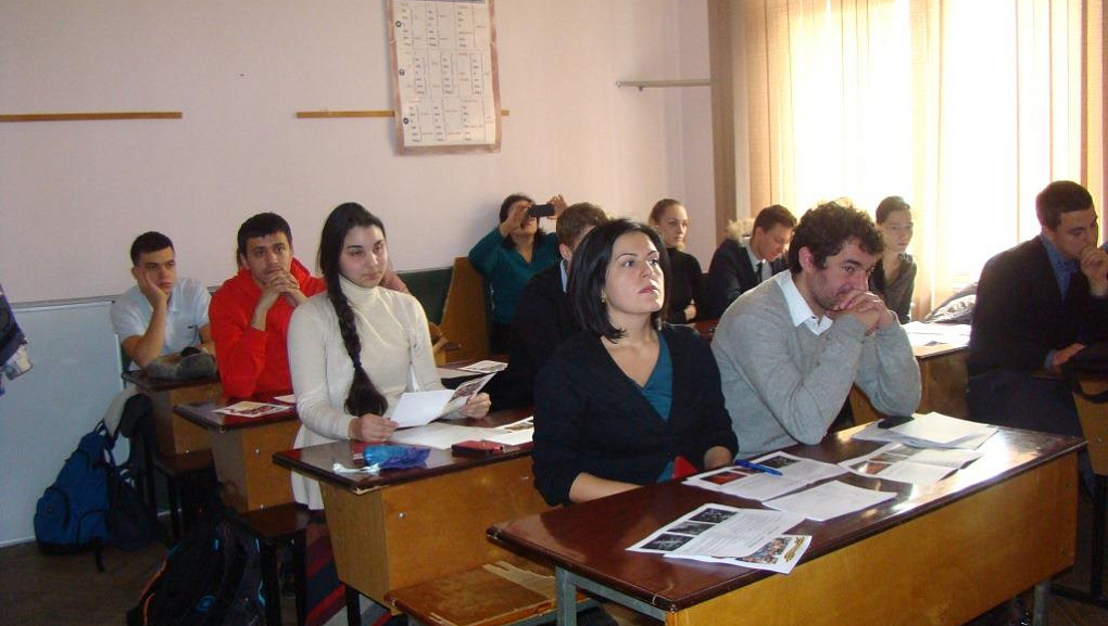 Рассказать о войне на английском…