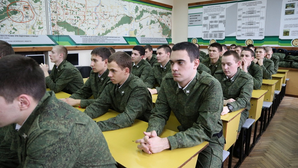 Соревнования студентов учебного военного центра