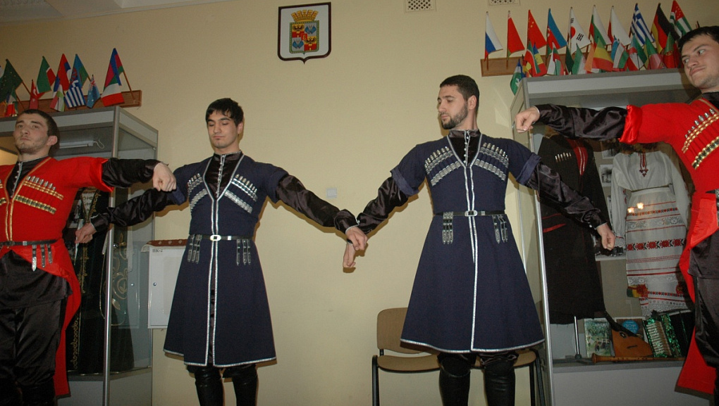 Студенты КубГАУ поздравили КИД с юбилеем