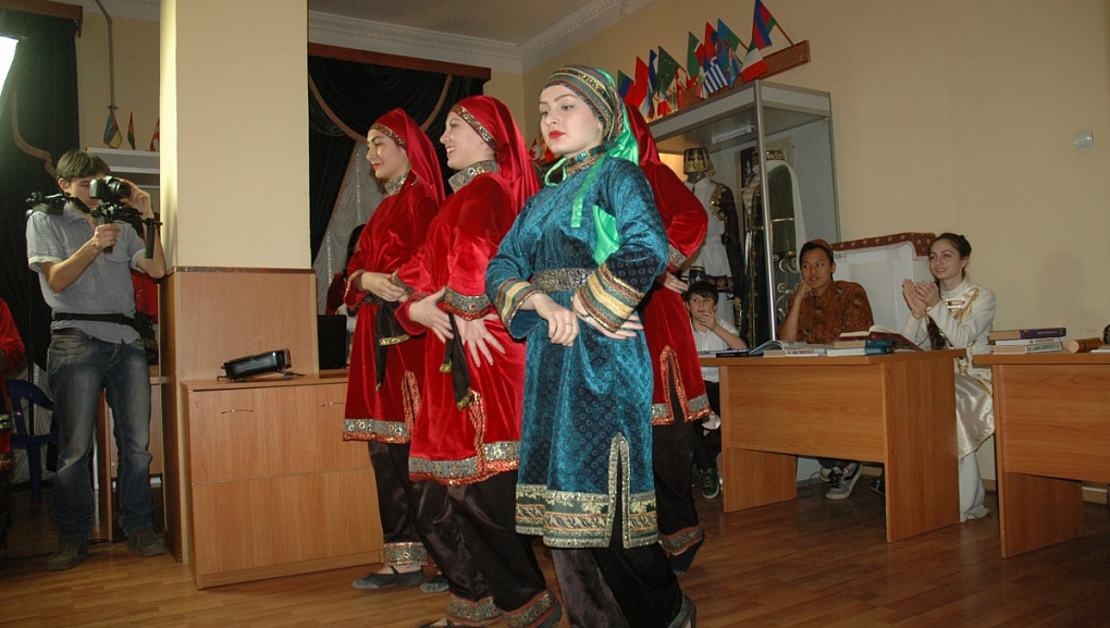 Студенты КубГАУ поздравили КИД с юбилеем