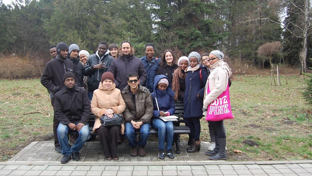 Christmas extravaganza for foreign students