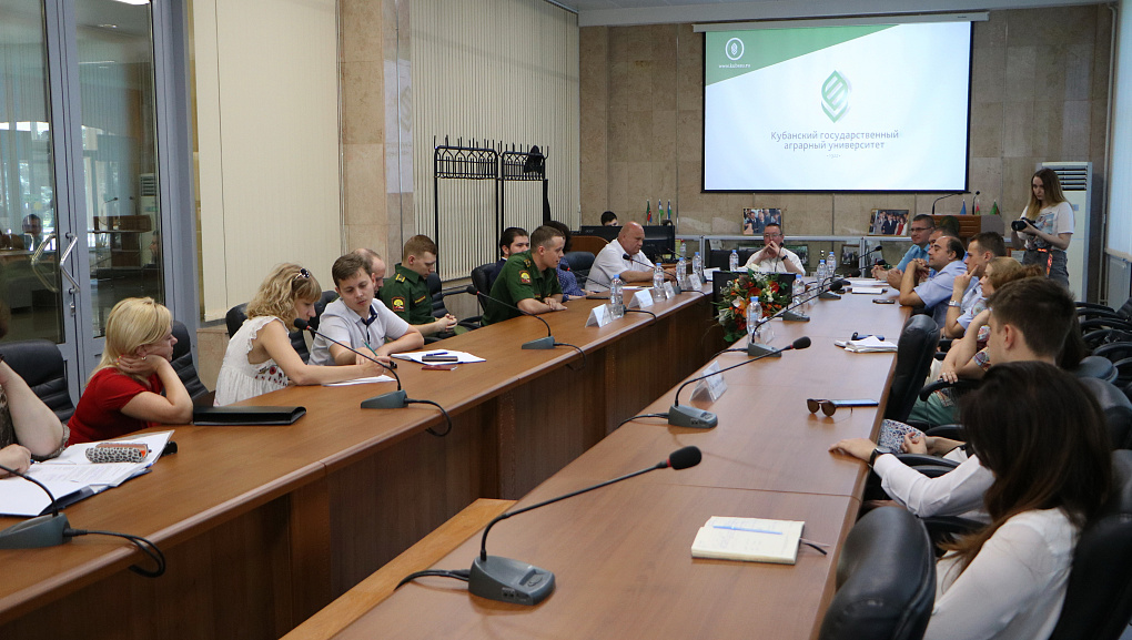 Обсудили вопросы патриотического и профессионального воспитания молодежи