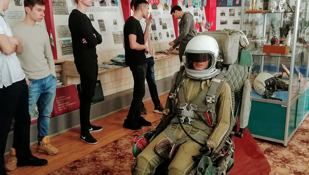 Студенты ФПИ познают историю авиации