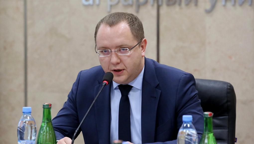 Сельской молодежи везде у нас дорога