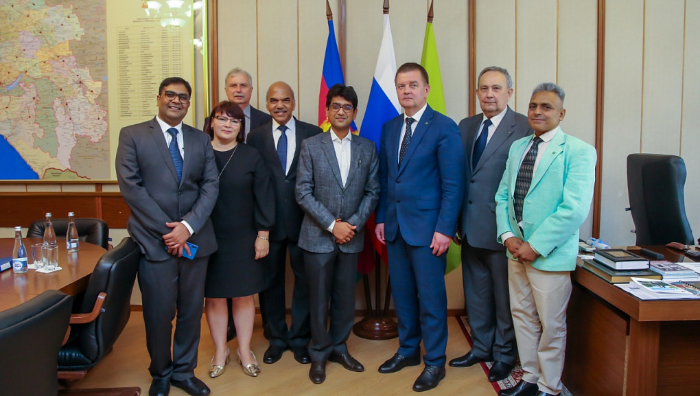 Приветствуем весь мир! 