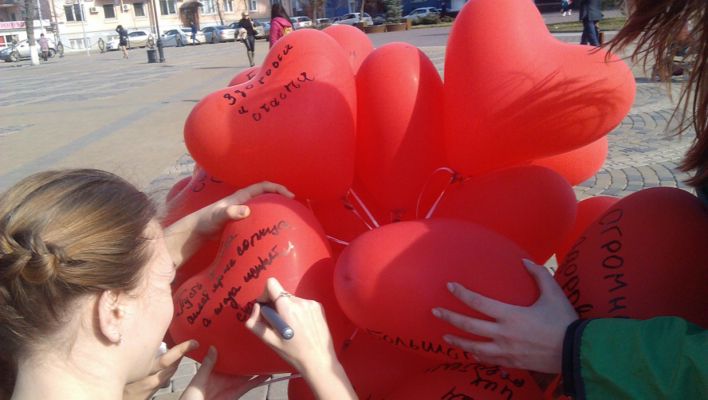 Студенты привлекли внимание краснодарцев к проблеме онкологических заболеваний у детей