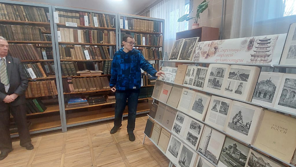 Книжная выставка «Сокровища мировой архитектуры»