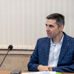 Шаг навстречу