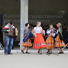 А у нас Масленица!