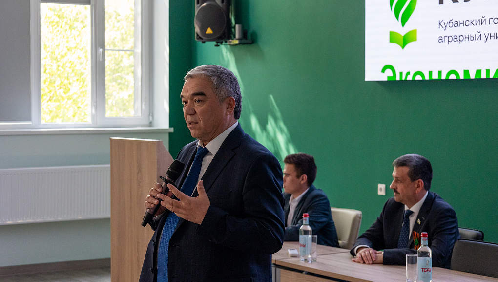 В КубГАУ состоялась лекция ведущего учёного из Узбекистана о перспективах развития АПК