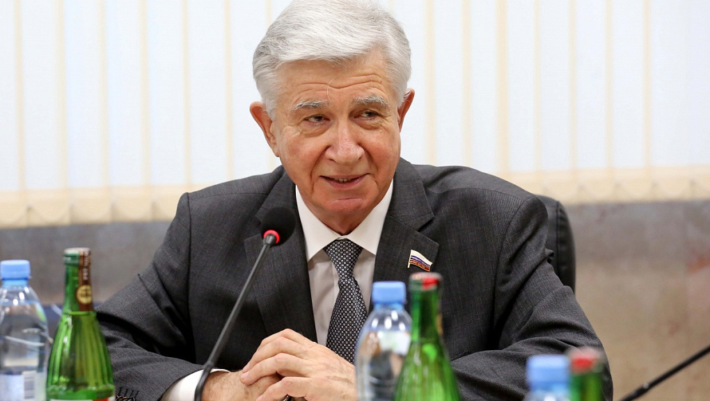 Сельской молодежи везде у нас дорога
