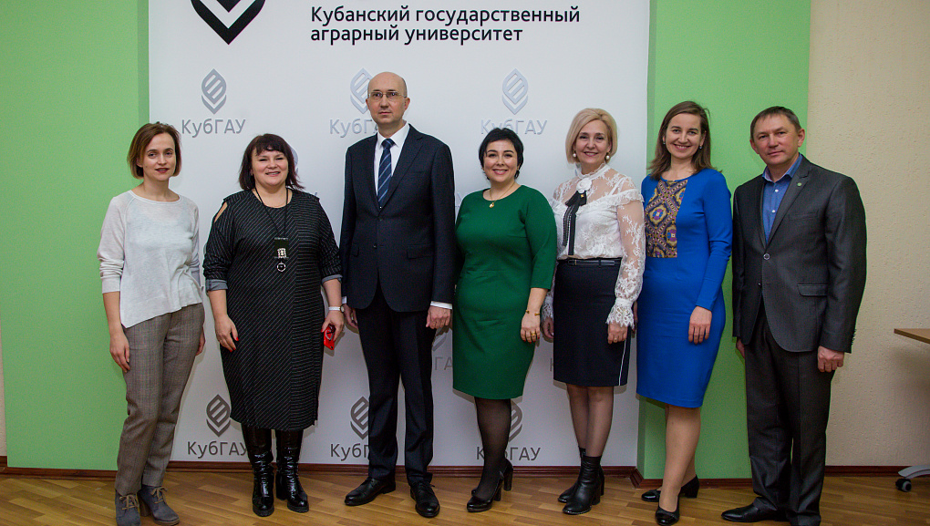 Открыли кинозал