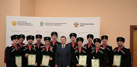 Казачья сотня КубГАУ: студенты-казаки вернулись с Парада Победы и рассказали о своем пути