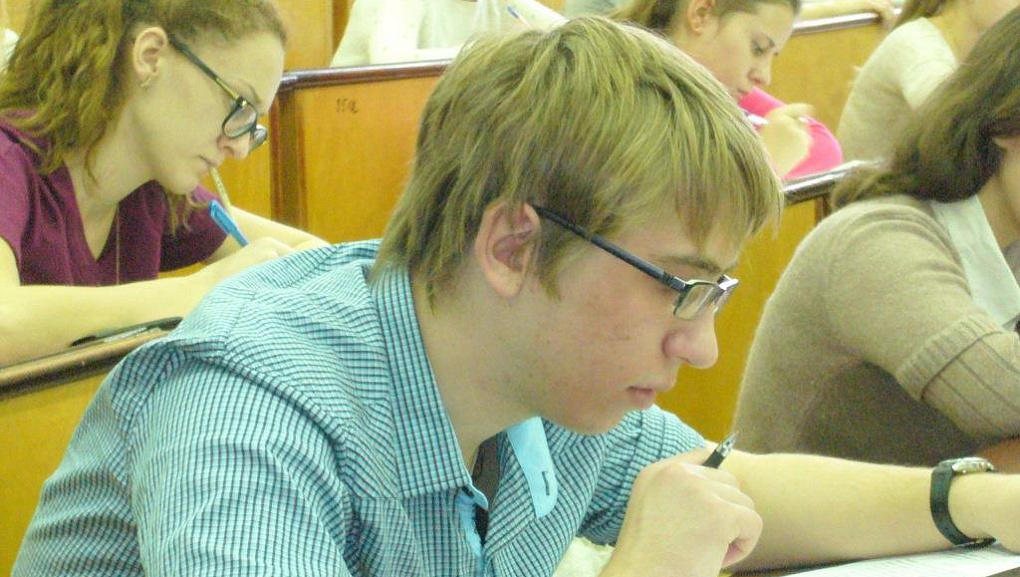 Первокурсники биологических факультетов сразились на олимпиаде по химии