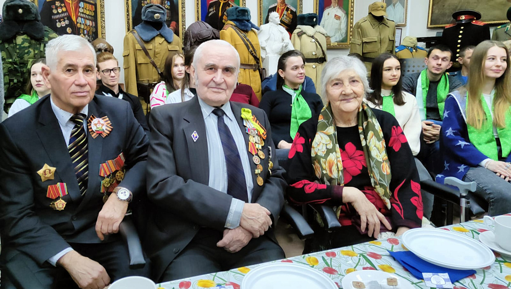 Всё это было, было в Ленинграде!