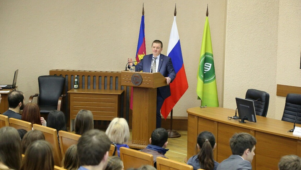 The meeting of the rector and foreign students