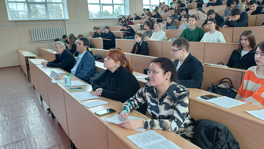 Обсудили экологические проблемы на VI межфакультетской конференции