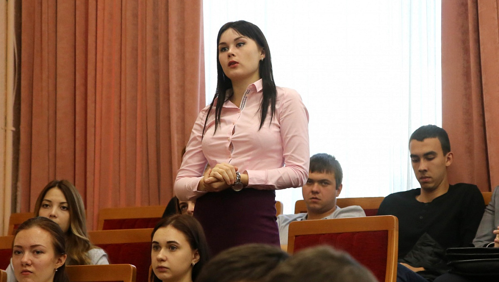 Как стать помощником депутата