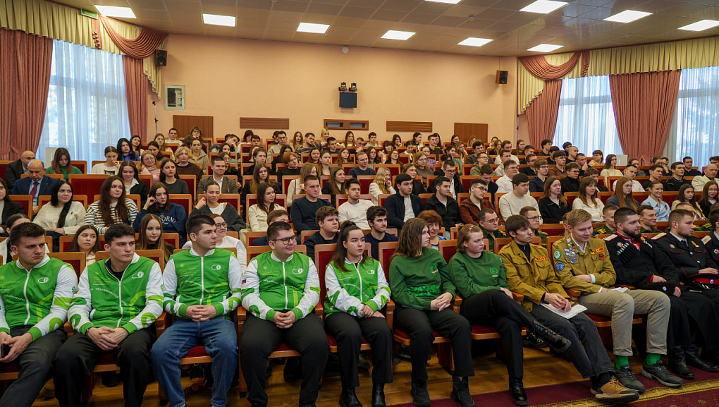 Лекция о мышлении и ответственности с советником главы ДНР Игорем Кимаковским