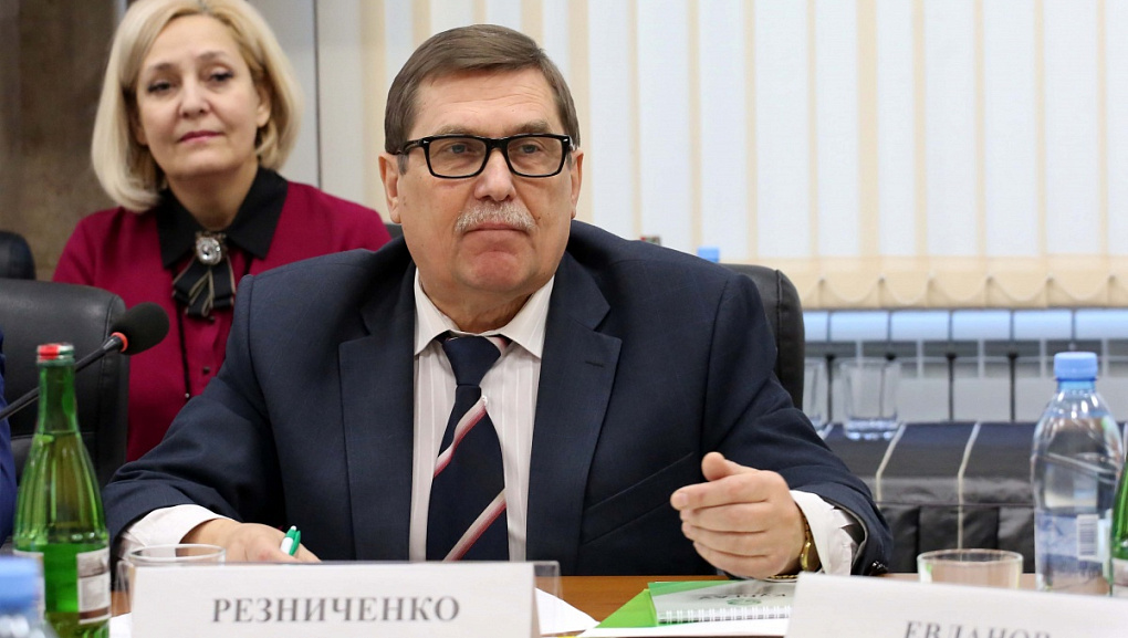 Сельской молодежи везде у нас дорога